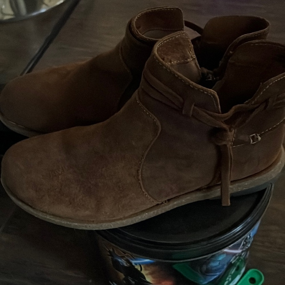 Born boots size 9 women’s